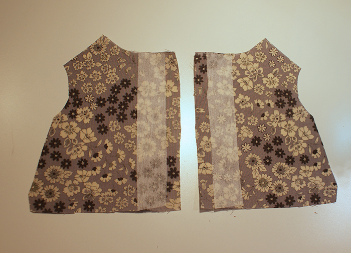 Tuto de blouse à col Claudine pour poupon Corolle de 30 cm par Laissons Lucie Faire